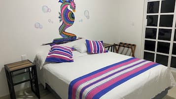 Standardzimmer | Individuell dekoriert, Schreibtisch, laptopgeeigneter Arbeitsplatz