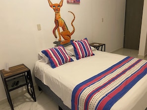 Standard Room | Individually decorated, desk, laptop workspace, free WiFi - Hotel Boutique Alebrijes Salina Cruz (Salina Cruz)
