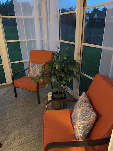 Spacious 4-Bedroom home in Greensboro. Convenient Location!