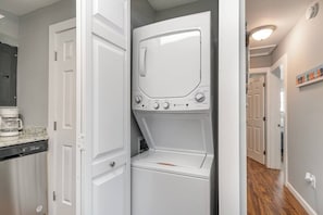 Interior - Cottages @ Pearl Beach - Walk to Beach -Suite A (Atlantic Beach)