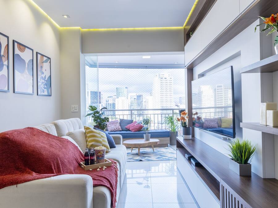 Three Bedroom Apartment in Pinheiros | Pool | AC | Gym | Living area | TV