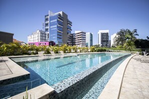 Outdoor pool - Thera Faria Lima (São Paulo)