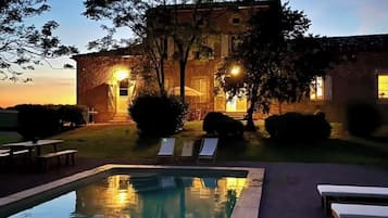 Piscine extérieure
