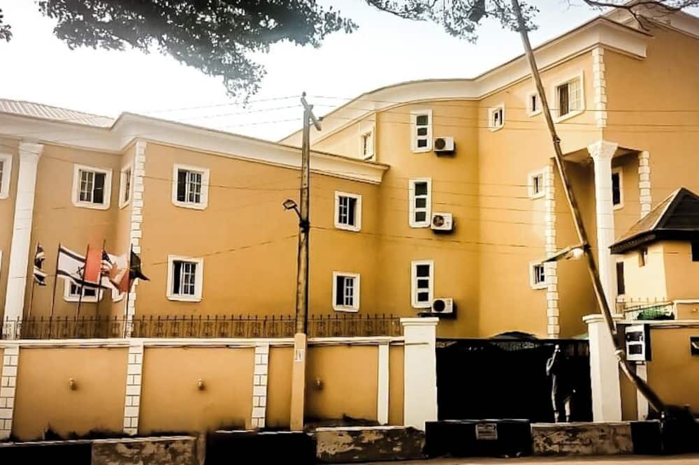 Cameo's Suites