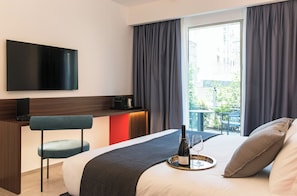 Deluxe room with double bed or 2 single beds - Spazio Gagarin Residence (Matera)