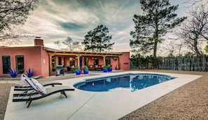 A heated pool - Year Around Heated Pool, Mountain Views, Pets Ok (Las Cruces)
