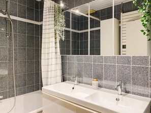 Shower, towels