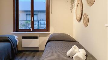 4 slaapkamers, een strijkplank/strijkijzer, gratis wifi, beddengoed
