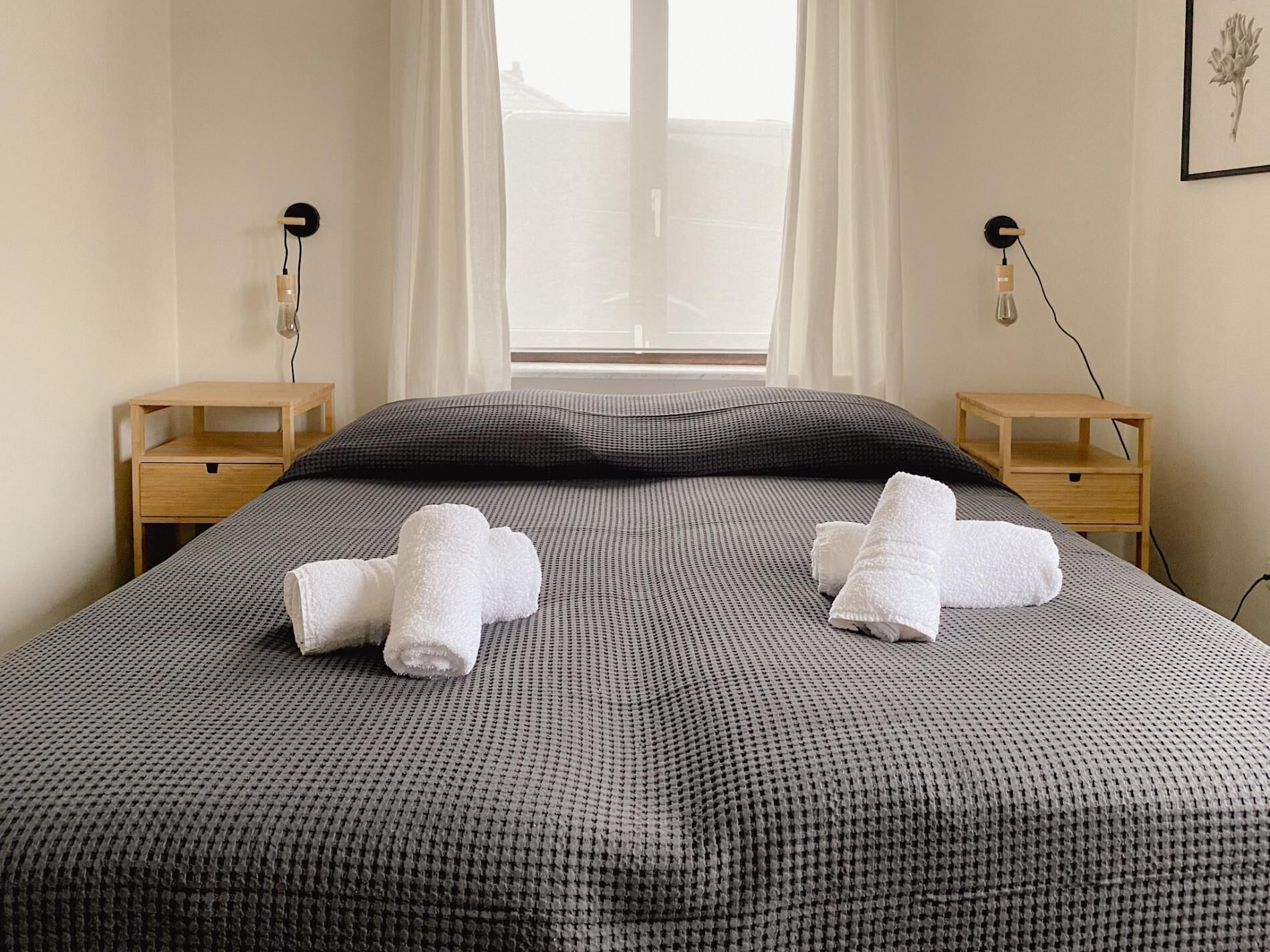 4 slaapkamers, een strijkplank/strijkijzer, gratis wifi, beddengoed