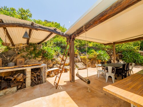 Cubo's Secret Nature House / nature / family