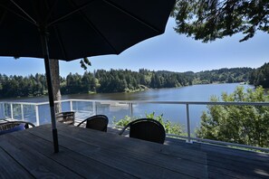 Outdoor dining - Waterfront Oasis, Dunes, Ocean, Hot Tub, Fishing (Lakeside)