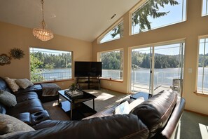 Living area - Waterfront Oasis, Dunes, Ocean, Hot Tub, Fishing (Lakeside)