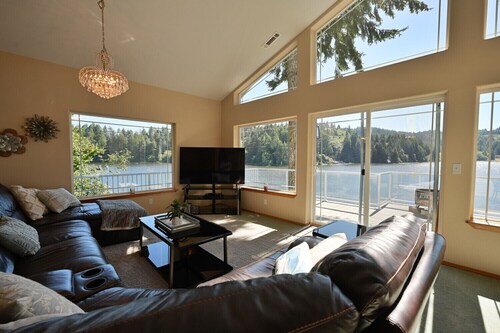 Waterfront Oasis, Dunes, Ocean, Hot Tub, Fishing
