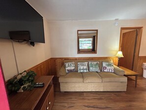 أسرّة بطبقة علوية مريحة وستائر تعتيم وواي فاي مجانًا وملاءات أسرّة