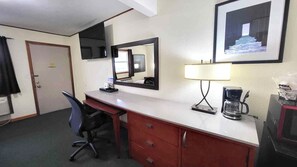 加厚床垫、遮光窗帘、免费 WiFi、床单