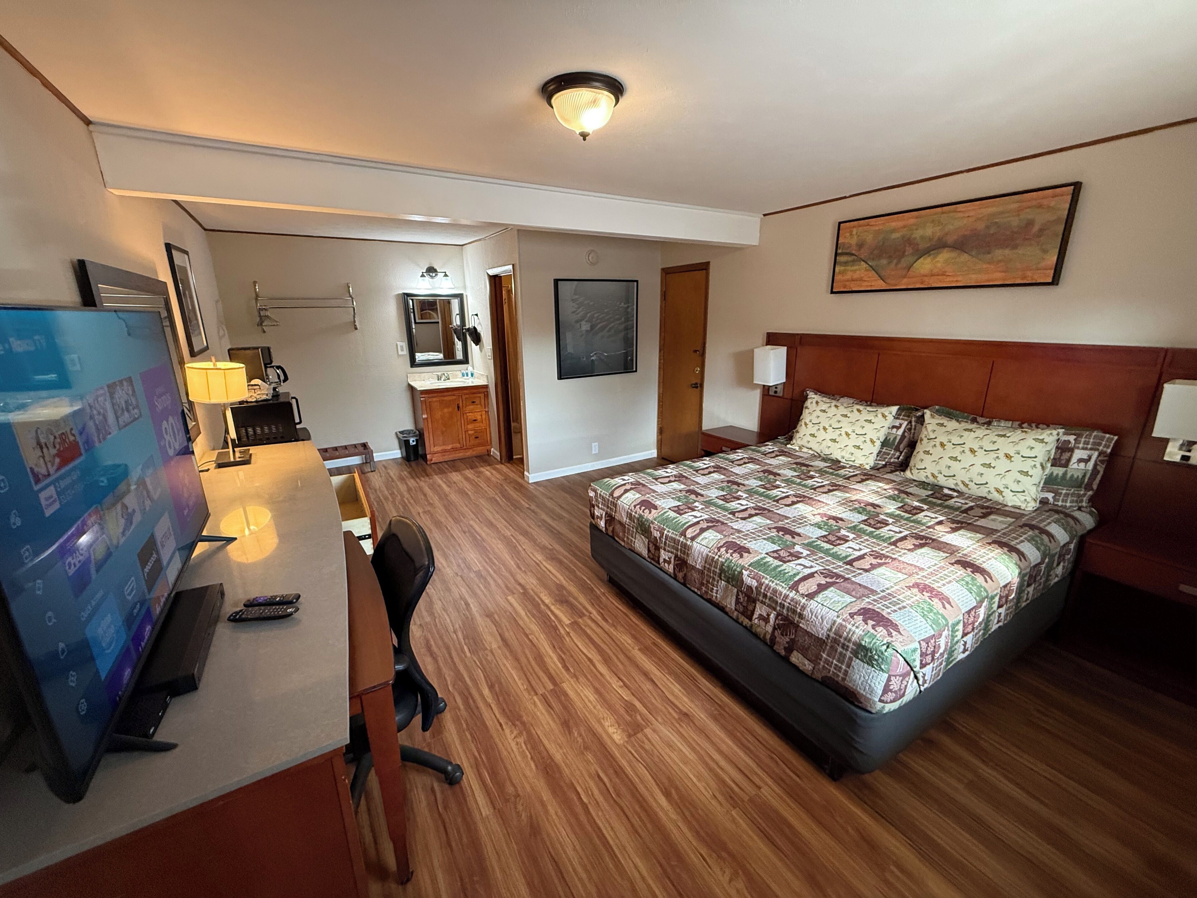 Habitación individual básica | Colchones con acolchado adicional, cortinas opacas, wifi gratis