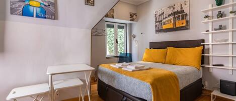 1 bedroom, iron/ironing board, free WiFi, bed sheets