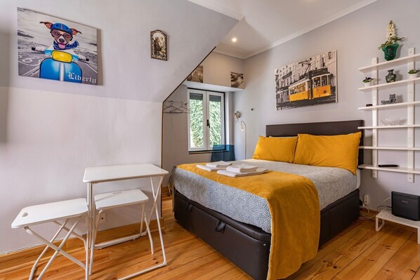 1 chambre, fer et planche à repasser, accès au Wi-Fi (inclus)