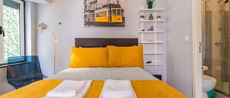 1 chambre, fer et planche à repasser, Wi-Fi gratuit, draps fournis