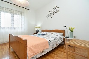 2 bedrooms, Internet