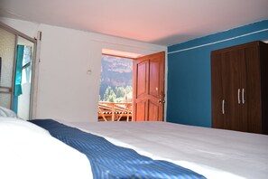 Basic Double Room Single Use | Individually furnished, laptop workspace, free WiFi, bed sheets - Chillhouse pisac (Pisac)