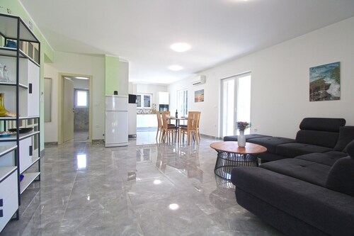 Haus 2259/73681 (Istrien - Banjole), 500m vom Strand
