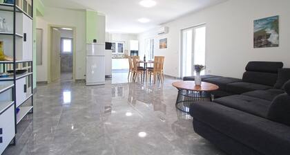 Haus 2259/73681 (Istrien - Banjole), 500m vom Strand