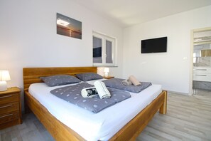 3 bedrooms, Internet