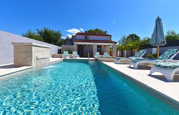 Pool - House 2262/75260 (Istria - Pomer), 500m from the beach (Pomer)