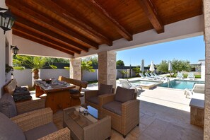Outdoor dining - House 2262/75260 (Istria - Pomer), 500m from the beach (Pomer)