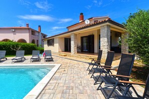 Pool - Villa 2273/75669 (Istria - Liznjan), 800m from the beach (Liznjan)