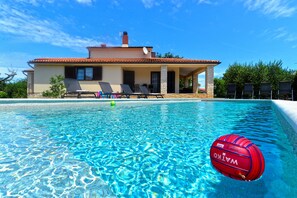 Pool - Villa 2273/75669 (Istria - Liznjan), 800m from the beach (Liznjan)