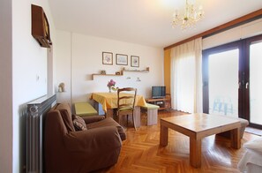 TV - Apartment 2276/75855 (Istria - Pula), 3500m from the beach (Pula)