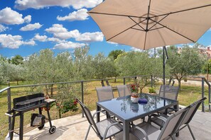 Outdoor dining - House 2279/75934 (Istria - Medulin), 350m from the beach (Medulin)