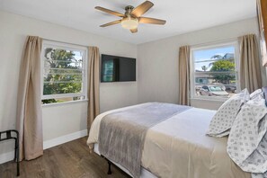 2 室のベッドルーム、アイロン / アイロン台、WiFi (無料)、ベッドシーツ