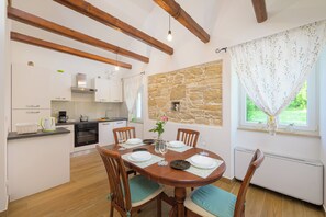 Fridge, oven, stovetop, dishwasher - Villa Dobrila (Istria - Pazin) (Pazin)