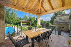 Outdoor dining - Villa Dobrila (Istria - Pazin) (Pazin)
