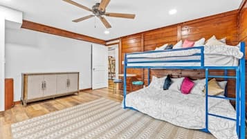 3 bedrooms, WiFi, bed sheets