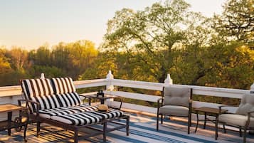 Romantic Studio Suite | Terrace/patio