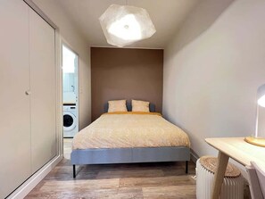 1 quarto, Wi-Fi de cortesia, roupa de cama