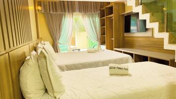 Quintuple Suite Duplex Deluxe | 1 bedroom, minibar, individually decorated, free cribs/infant beds