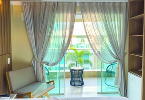 Minibar, decoración personalizada, cunas gratuitas y wifi gratis 