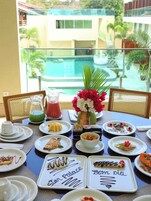 Free daily buffet breakfast