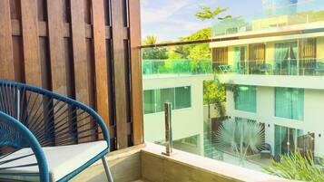 Suite Tripla Deluxe | 1 quarto, frigobar, individualmente decorados, berços grátis