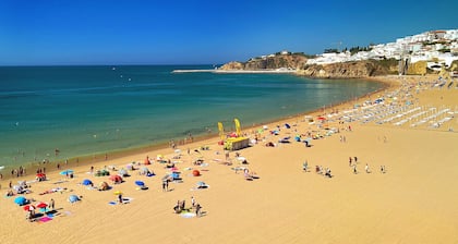 B&B Albufeira City Room Junior with Private Bathroom