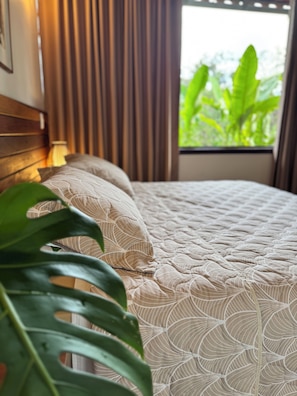 Habitación superior con 1 cama matrimonial o 2 individuales, 1 cama Queen size, hidromasaje | Decoración personalizada, muebles diferentes y wifi gratis 