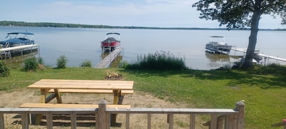 3 bedroom house on Manistique Lake