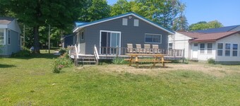 2 bedroom house on Manistique Lake 