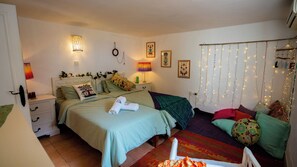 4 Schlafzimmer, Zimmersafe, Schreibtisch, Bügeleisen/Bügelbrett