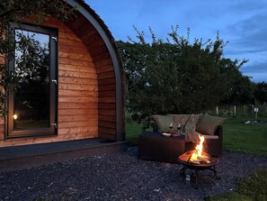 Cottage | Interior - Tyddyn Parthle Pod 1 (Caernarfon)